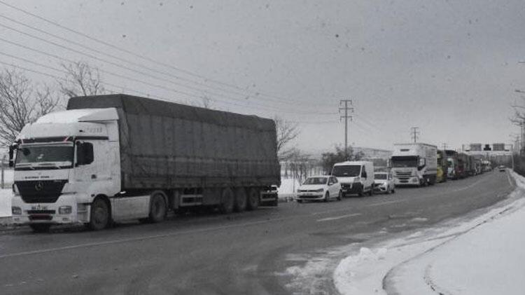 Konya'da kar esareti sürüyor