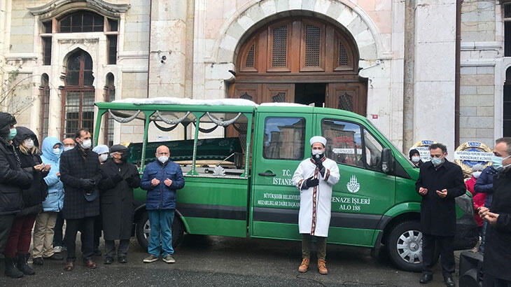 Koronavirüse yenilen Prof. Dr. Kaya Kılıç son yolculuğuna uğurlandı