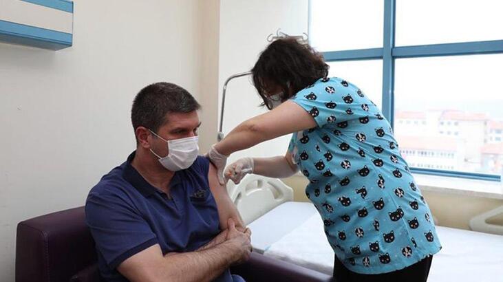 Koronavirüsü atlatan başkandan 'aşı' çağrısı