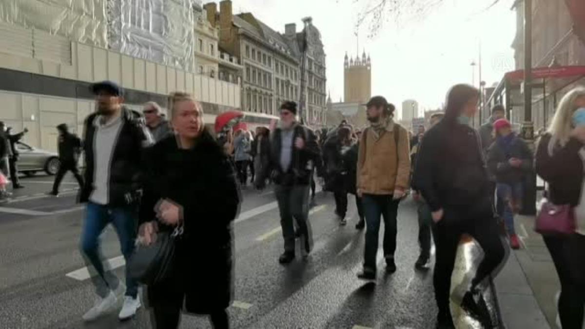 Kovid-19 önlemleri ve aşı karşıtı gruba müdahale