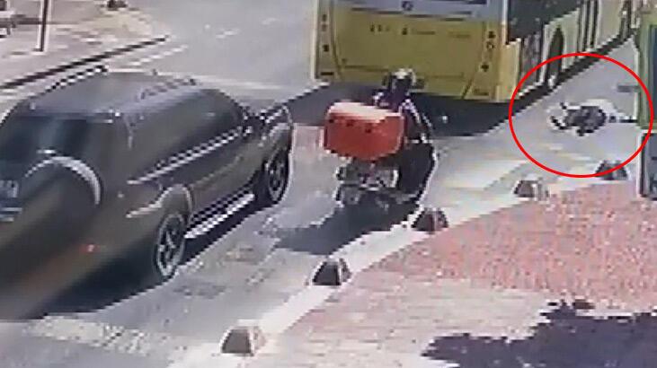 Küçükçekmece'de hareket halindeki otobüsten inmeye çalışan kadın düştü