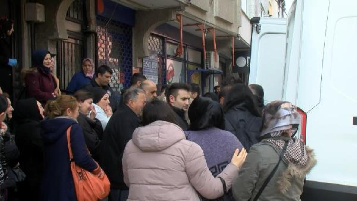 Küçükçekmece'de kadın evinde ölü bulundu