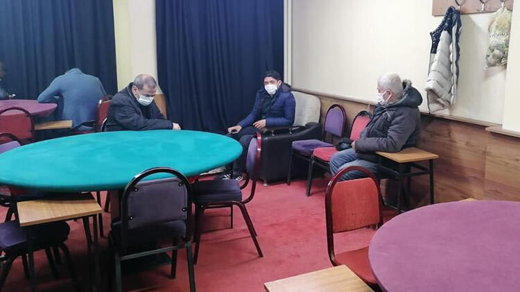 Kumar oynarken yakalanan 24 kişiye 107 bin lira ceza