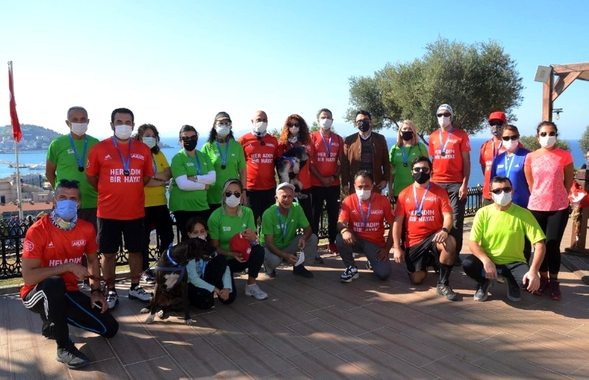 Kuşadası Belediyesi'nden İstanbul Maratonu'na destek