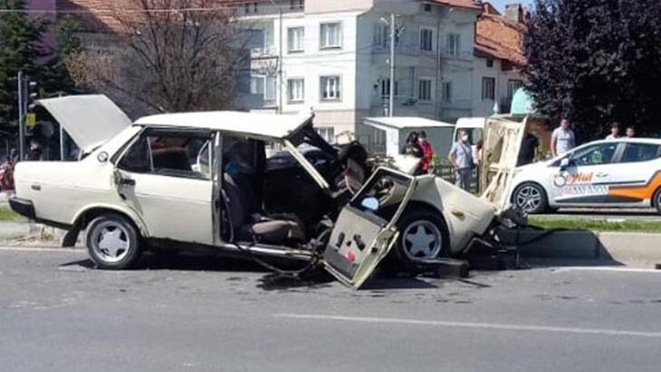 Kütahya'da TIR ile otomobil çarpıştı! 6 kişi yaralandı