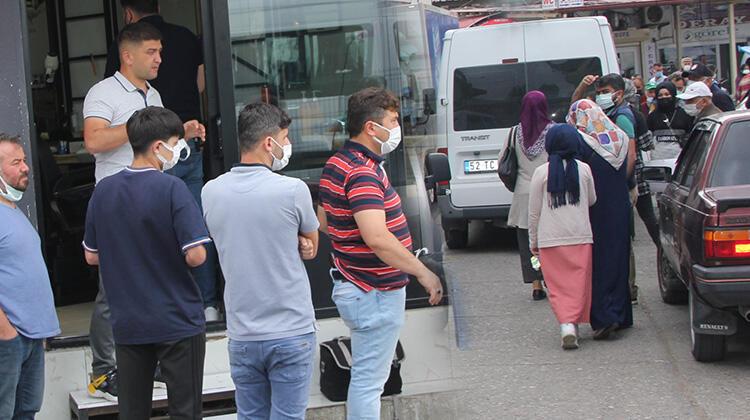 Kuzenini berberde tıraş olurken bıçaklayan kadın gözaltına alındı!