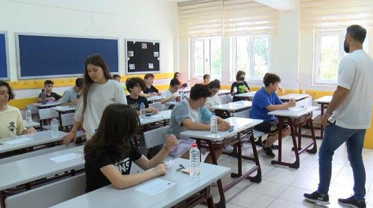 LGS heyecanı: Birinci oturum 9.30’da başladı