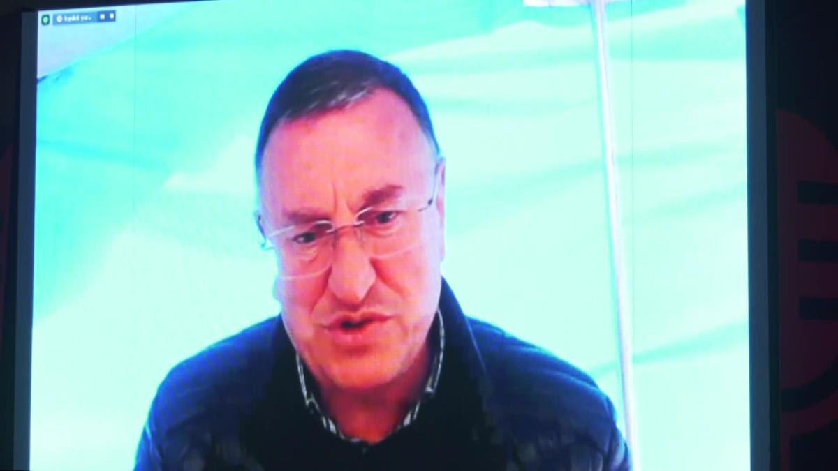 Lütfü Savaş: 