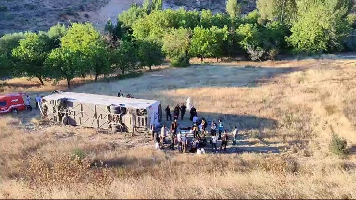 Malatya'da yolcu otobüsü şarampole yuvarlandı: 22 yaralı var