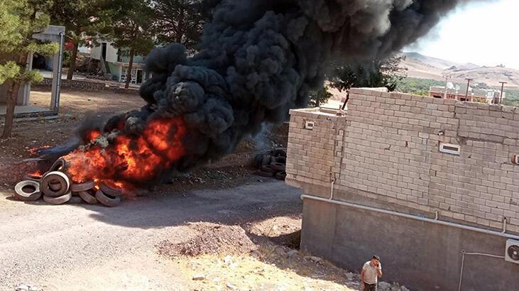 Mardin'de lastikçi yakınında yangın