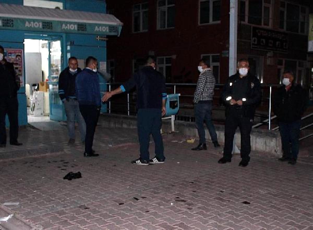 Market hırsızı kendisini fark eden kasiyeri bıçaklayarak kaçtı