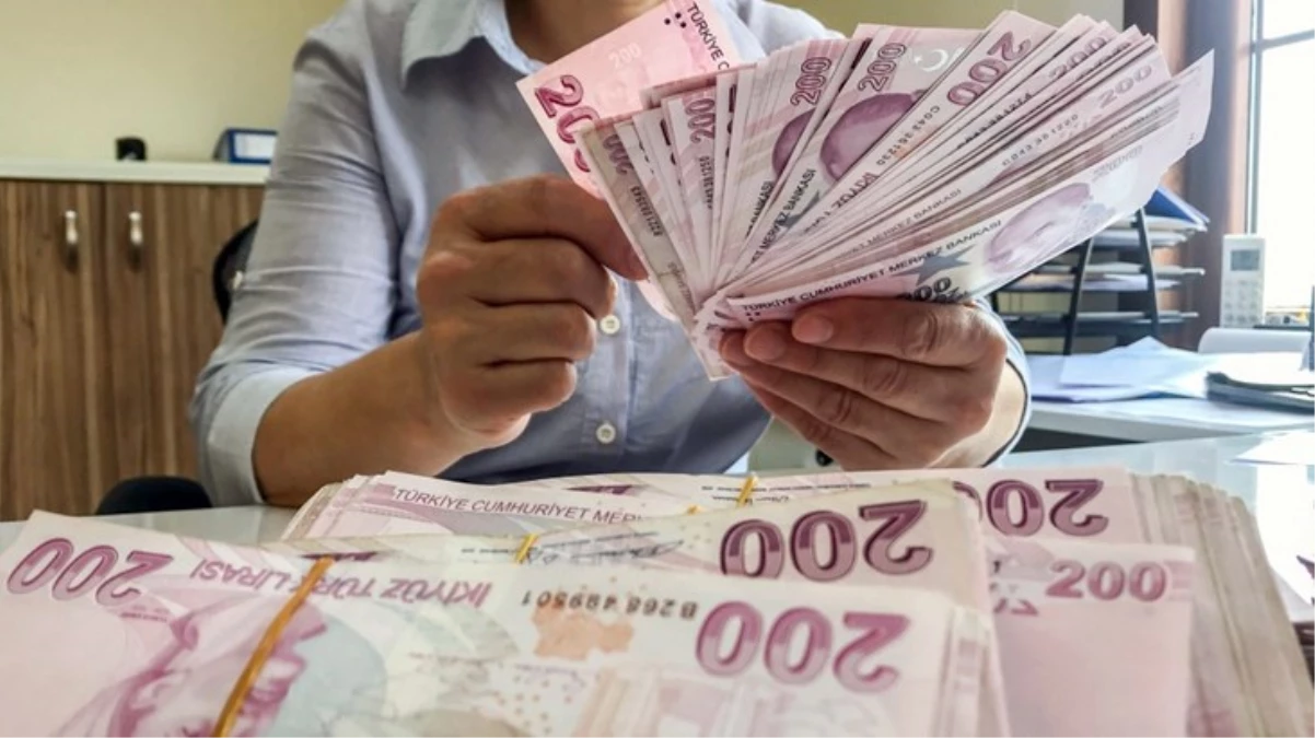 Memur ve memur emeklisi hükümetin son teklifini bekliyor! Anlaşma sağlanamazsa zammı hakem kurulu belirleyecek