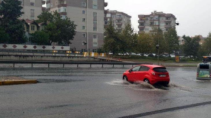 Meteoroloji uyarmıştı! 15 dakikalık sağanak yetti
