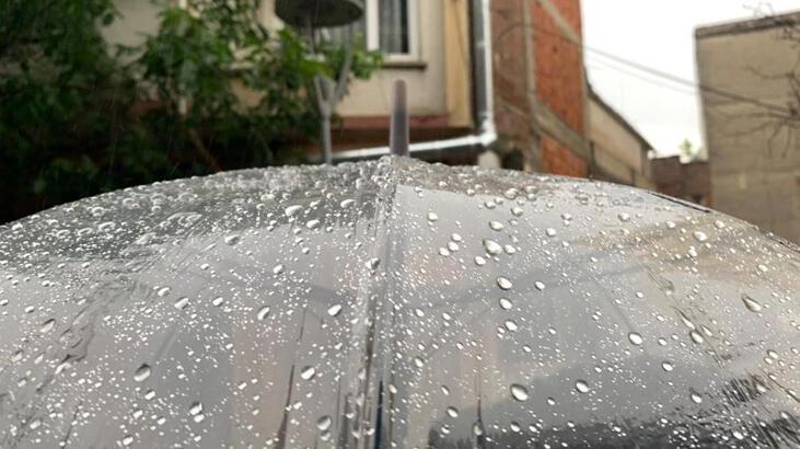 Meteoroloji uyarmıştı! Eskişehir'de şiddetli yağış etkisini gösterdi