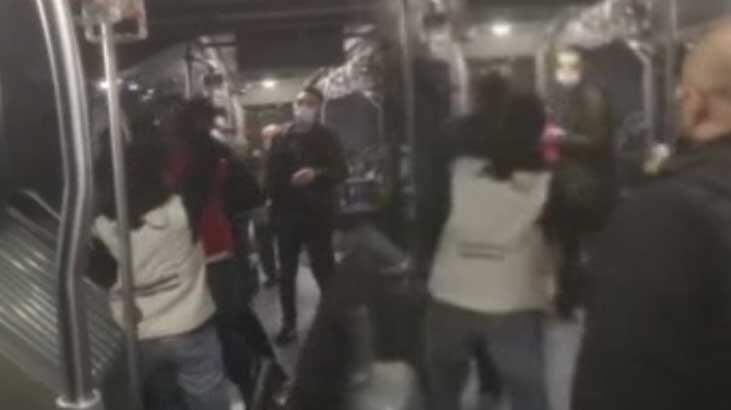 Metrobüste bıçaklı kavga! Florya'da başladı Avcılar'da kanlı bitti