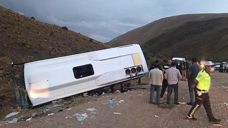Midibüs şarampole devrildi: Çok sayıda yaralı var