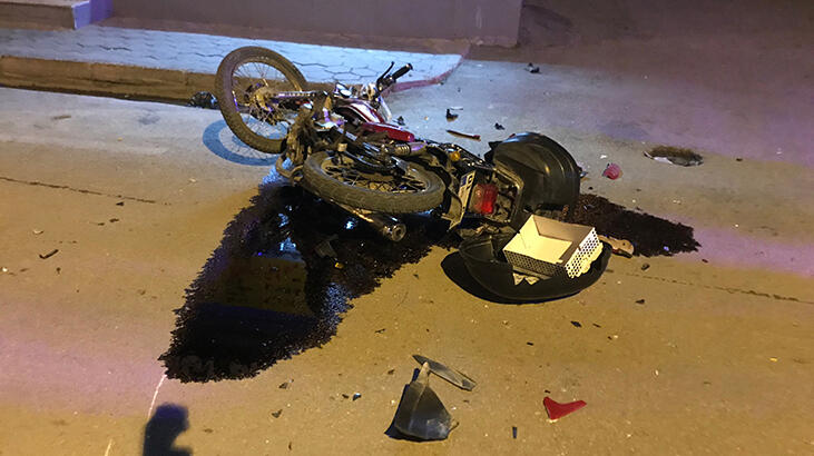 Motosiklet sürücüsüne çarpıp kaçtılar!