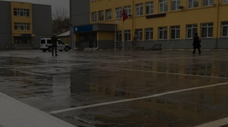 Müdüre fırlattığı sandalye ‘silah’ sayıldı! Kadın öğretmene hapis istemi