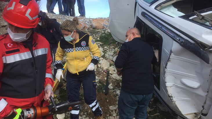 Muğla'da iki otomobil çarpıştı: 1'i ağır 3 yaralı