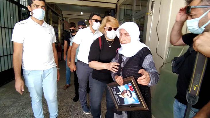 Muş'ta evlat nöbetindeki anneden HDP'ye tepki