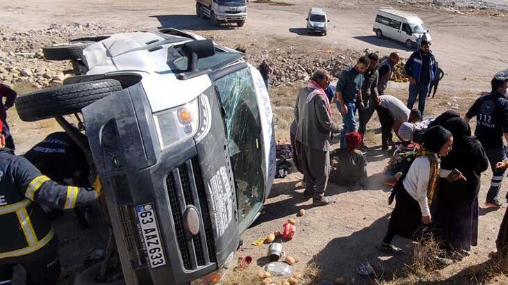 Nevşehir'de tarım işçilerinin minibüsü devrildi: 12 yaralı