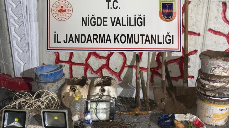 Niğde’de bir evde define arayan 3 kişi yakalandı