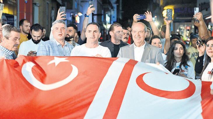 Okçular Vakfı, KKTC’de yürüyüşe katıldı