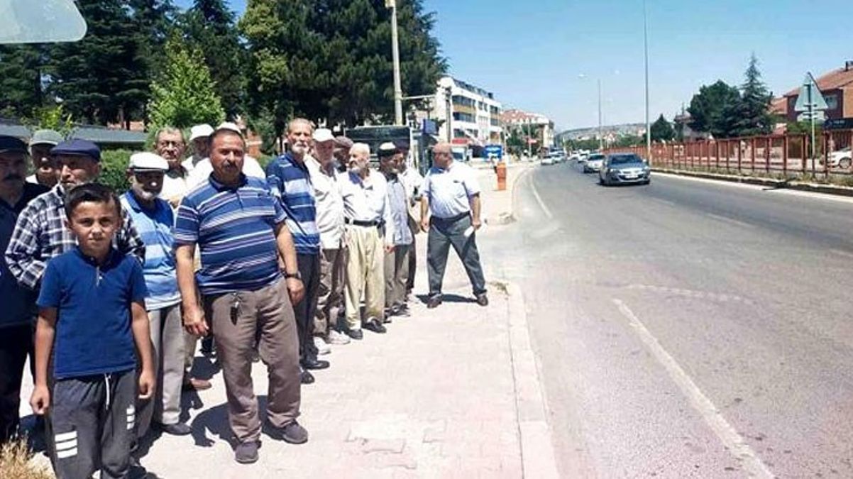 Orhangazi Mahallesi sakinleri, ölüm saçan yol için üst veya alt geçit istiyor