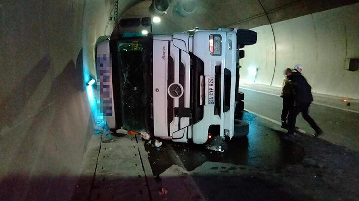 Osmangazi Tüneli'nde TIR devrildi