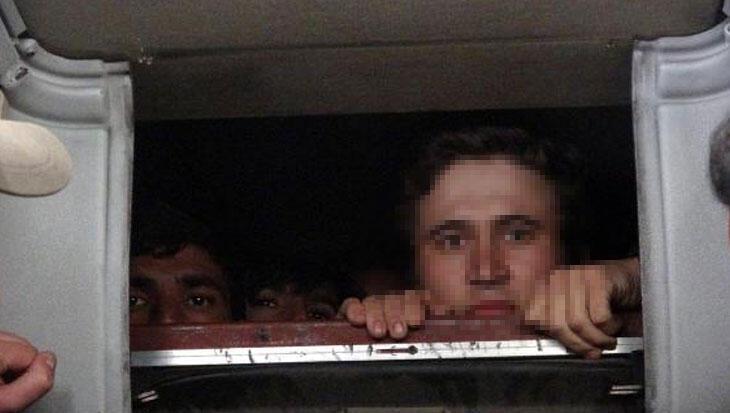 Otobüslerin gizli bölmelerinde göçmen kaçakçılığına 3 tutuklama