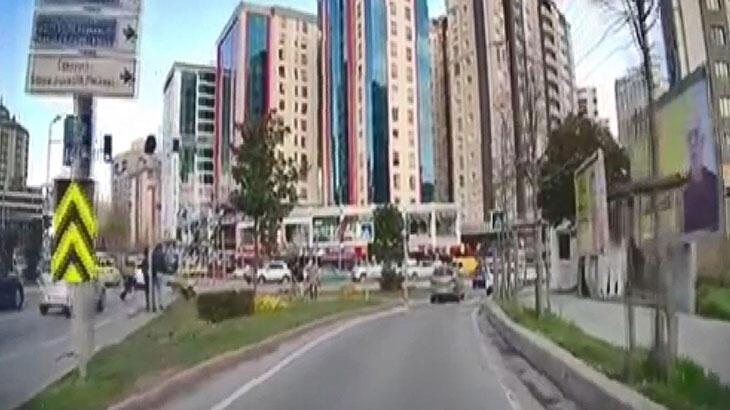 Otomobil altında kalmaktan son anda kurtuldu