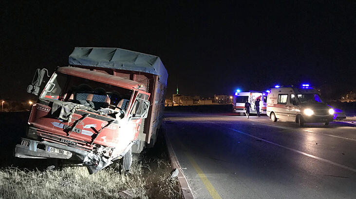 Otomobil ile kamyonet çarpıştı: Yaralılar var