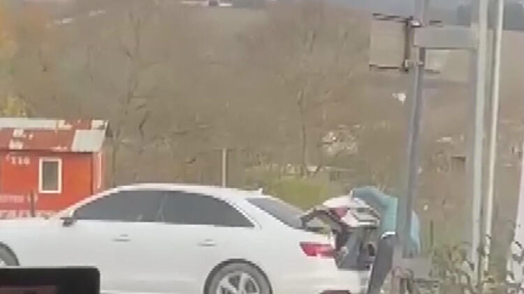 Otomobilin bagajına saklanarak denetimden kaçtı!