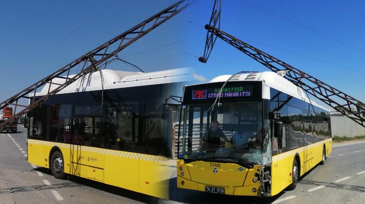 Otomobilin çarptığı elektrik direği İETT otobüsünün üstüne devrildi!