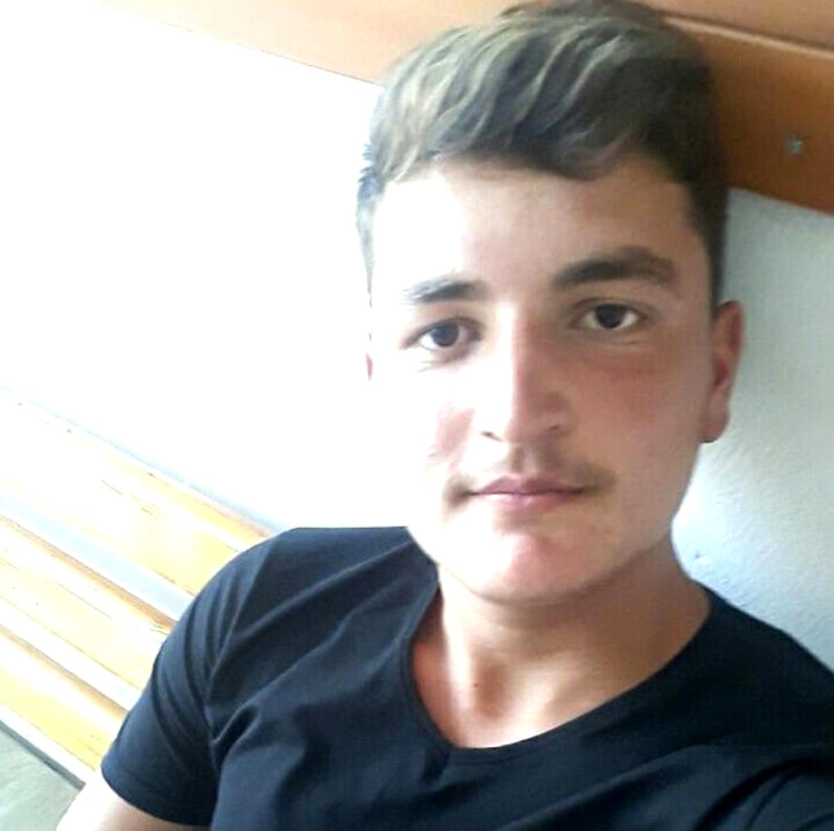 Otomobille çarpışan motosikletin sürücüsü öldü