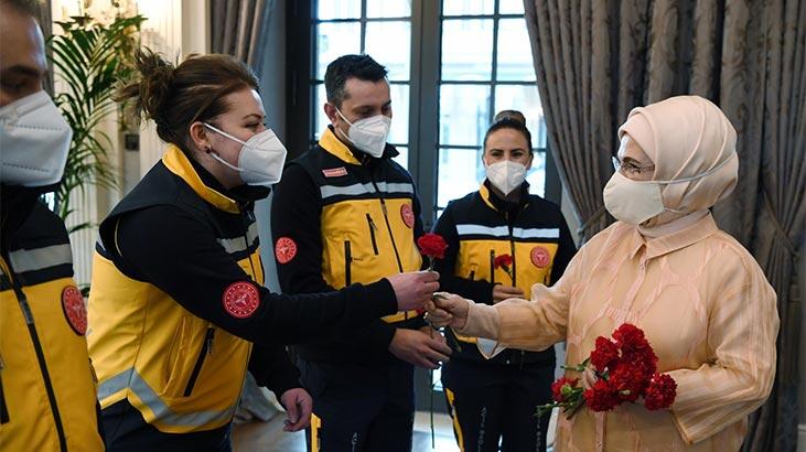 Paramediklerin günlerini kutladı