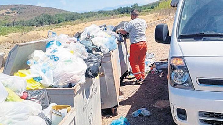Patlamış plastik botlar Ayvalık’ı kirletti