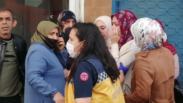Pendik'te yangın paniği! Ekipler sağlık görevlisini kurtardı