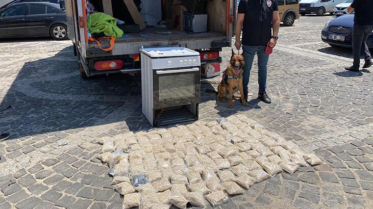 Polis şüphe üzerine durdurdu... Binlercesi ele geçirildi