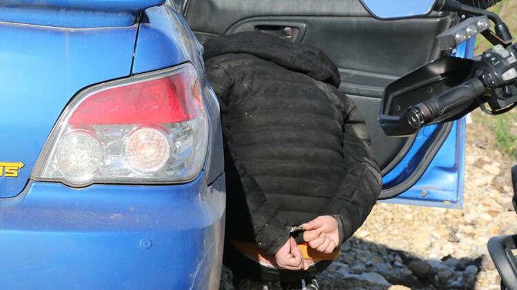 Polisin 30 kilometre kovaladığı araçta yakalandı, kaçan sürücü arkadaşını suçladı