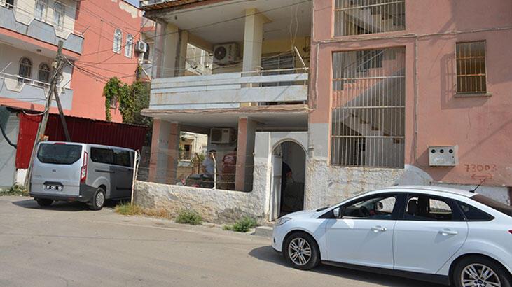Polisin ihbarla gittiği evde anne ölü, oğlu ağır yaralı bulundu