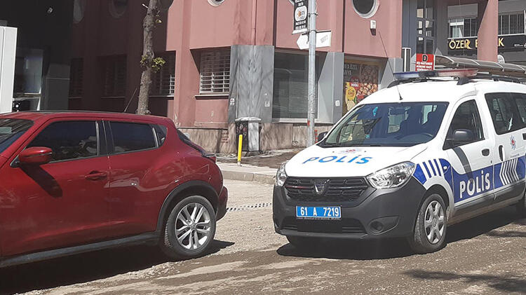 Rastgele ateş açtığı silahla intihar etti!