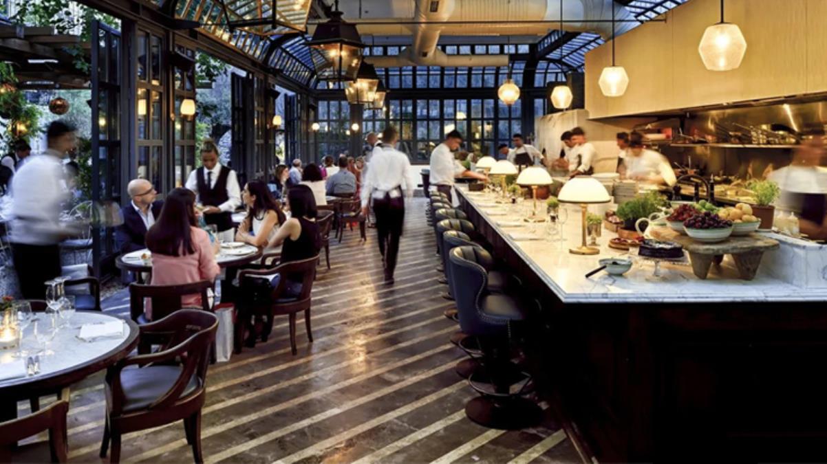 Sağlık Bakanlığı'ndan restoran ve kafelerin açılması için yeni kriterler: 45 dakika oturma ve müşteri kapasite sınırı geliyor