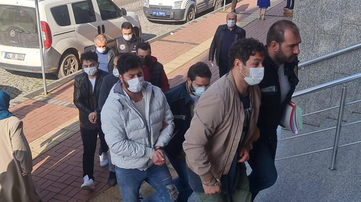 Sahte reçeteyle uyuşturucu etkili hapları satan 5 kişi yakalandı