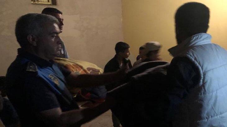 Salihli'de sağanak ve dolu yağışı! Mevsimlik işçiler düğün salonuna yerleştirildi