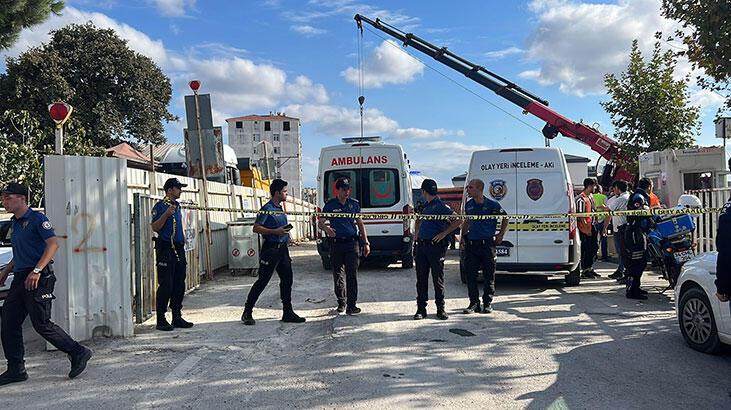 Sancaktepe'de vinç devrildi: 2 ölü