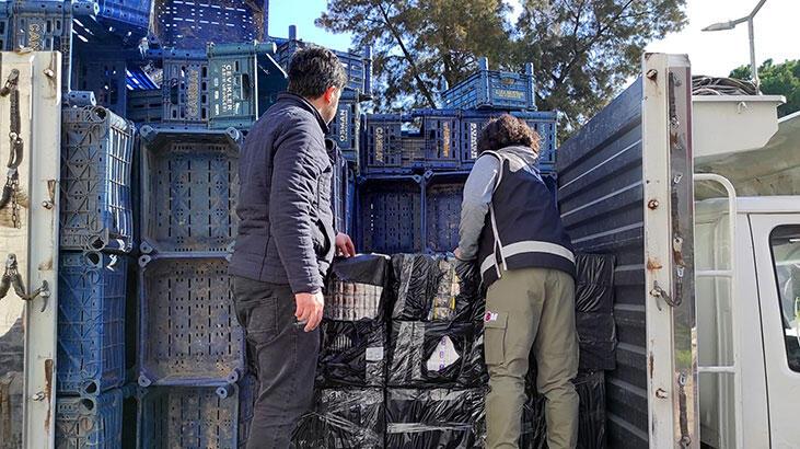 Sebze ve meyve kasalarında 17 bin paket kaçak sigara ele geçirildi