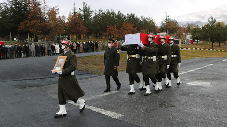 Şehit asker, Hakkari'de düzenlenen törenle memleketine uğurlandı