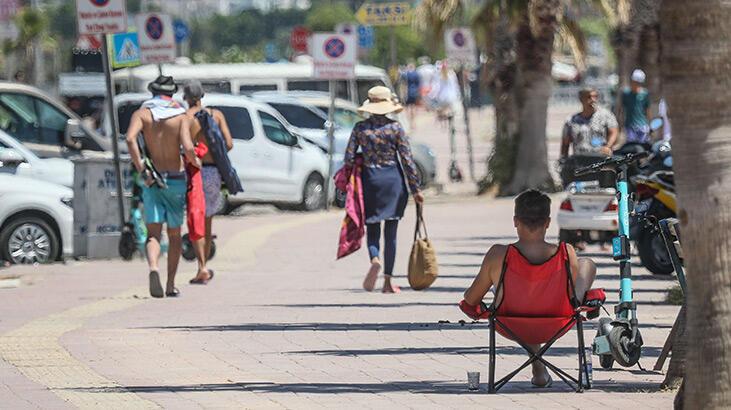 Sıcak hava Antalya'yı kavurdu!