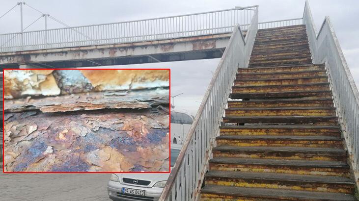 Silivri'de korkutan üst geçit! Çürümüş durumda